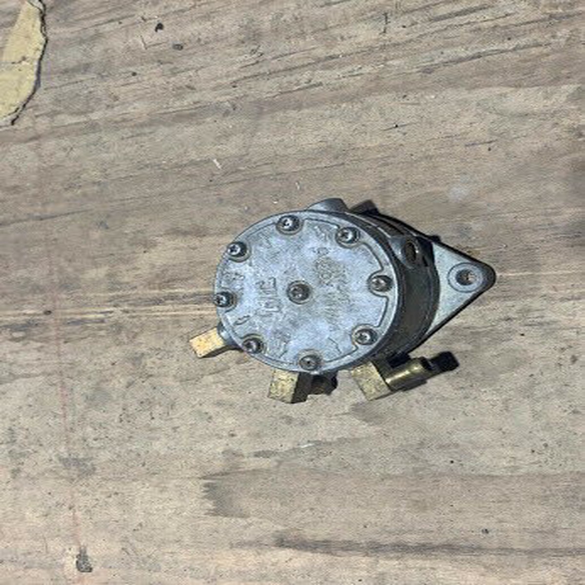 15100-95201 USED SUZUKI OUTBOARD FUEL PUMP EARLY 1980S MODELS 40HP 55 60 65